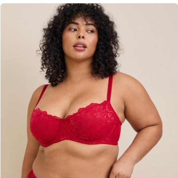NWT red lace unlined bra from Torrid.  42dd - Picture 2 of 2